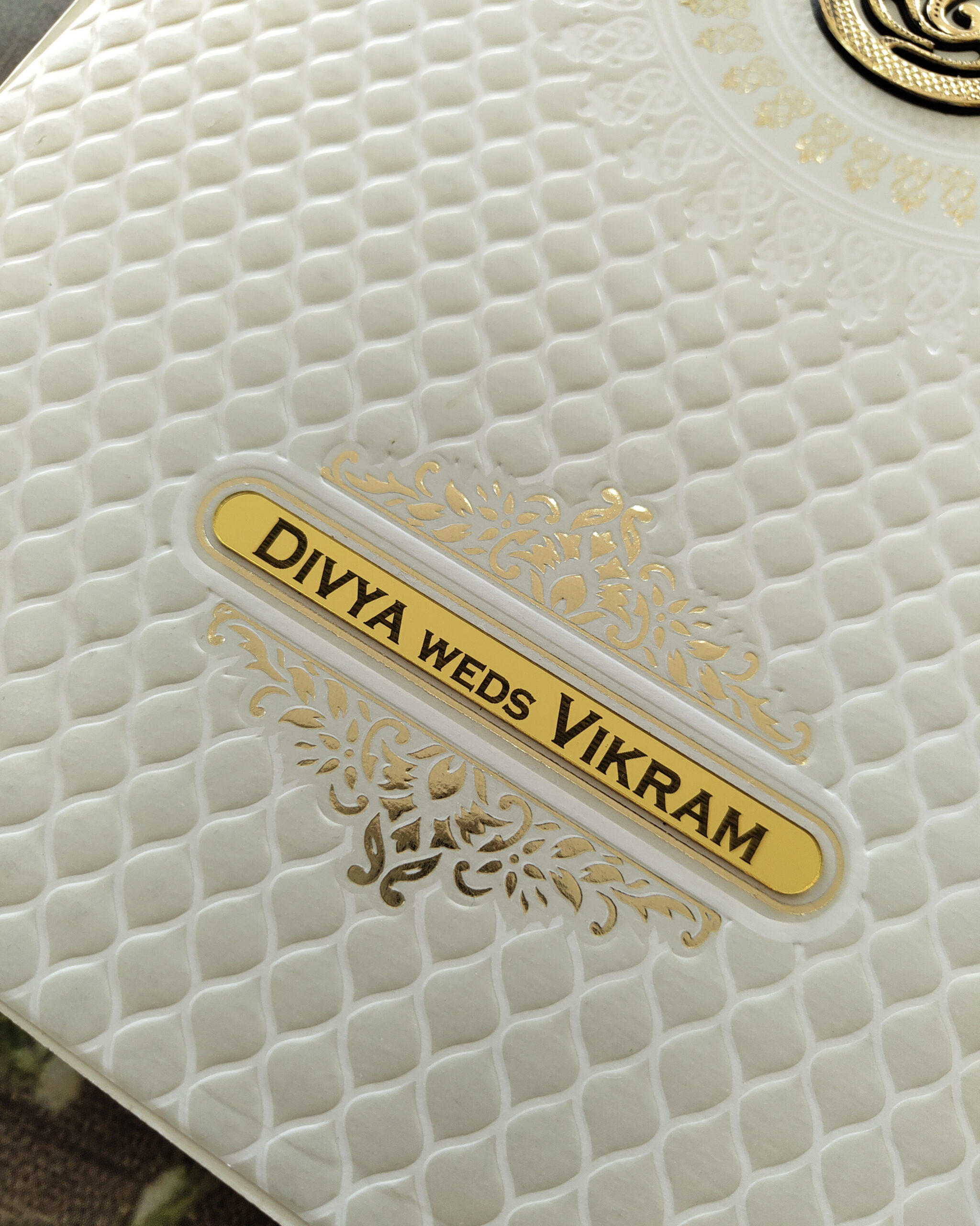 Premium White Gold Box Wedding Invitation Card With Avrylic Nameplate - Image 4