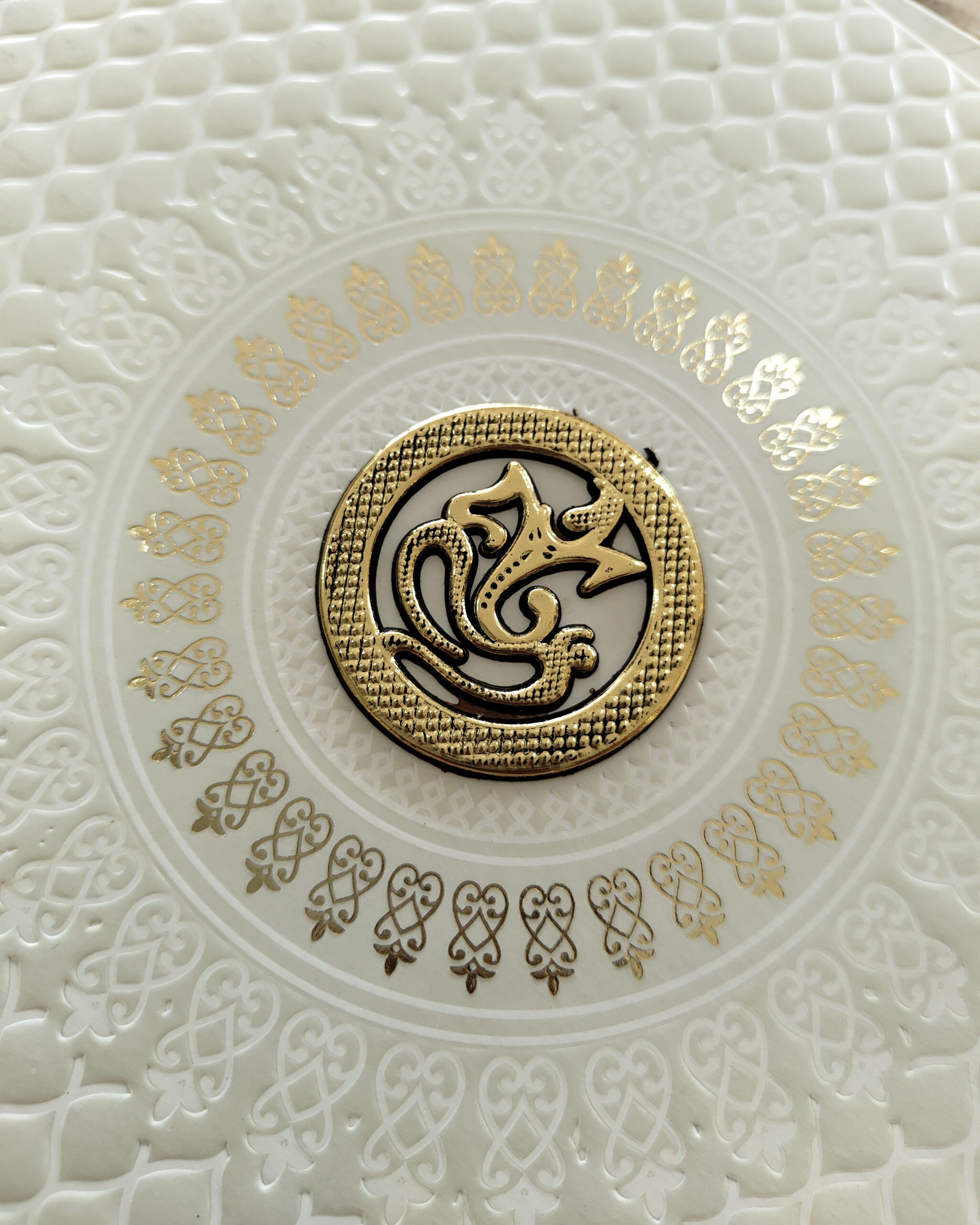 Premium White Gold Box Wedding Invitation Card With Avrylic Nameplate - Image 5