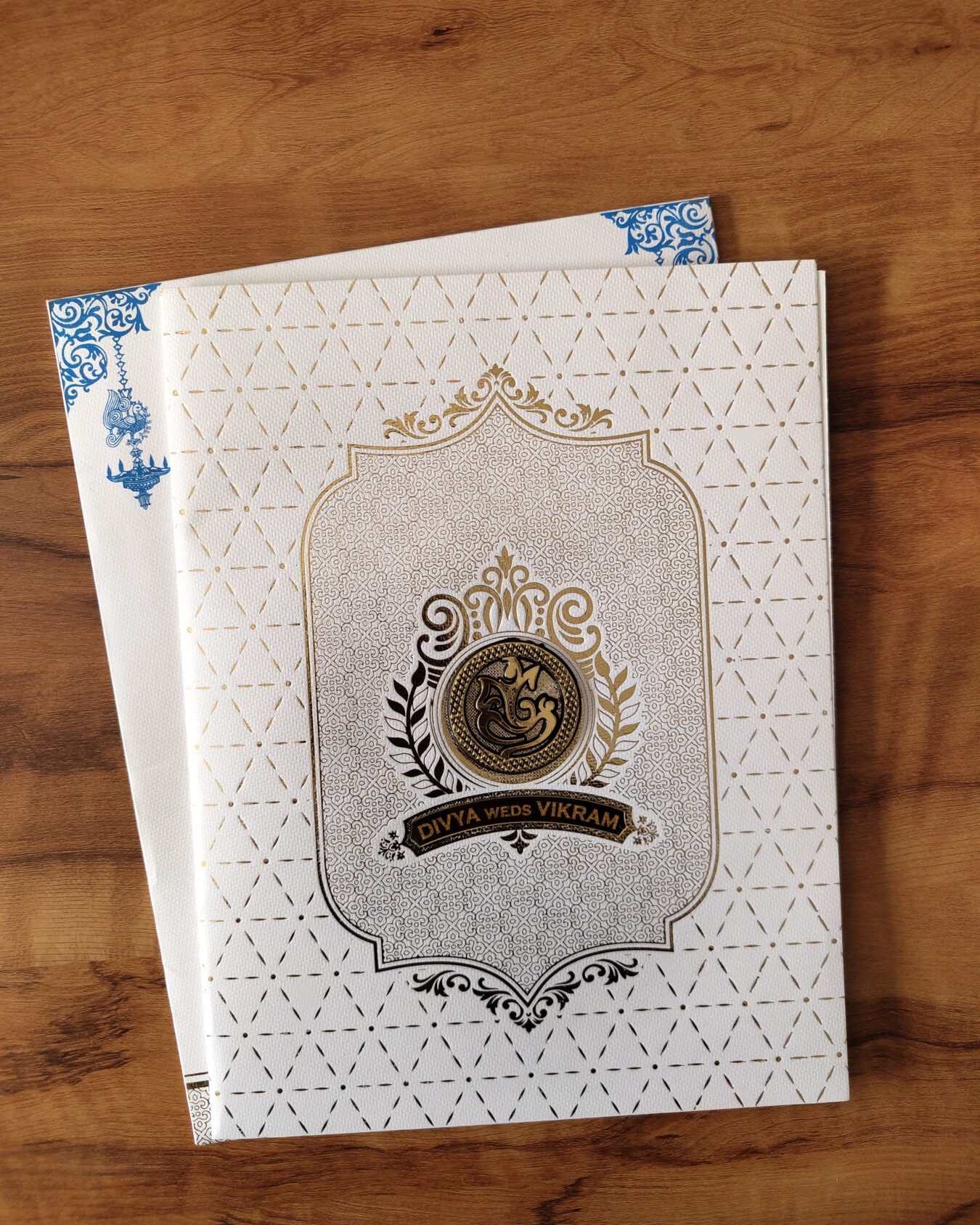 Royal White Gold Crest Wedding Invitation Card with Acrylic Nameplate & Customisable Emblem and Matching Envelope